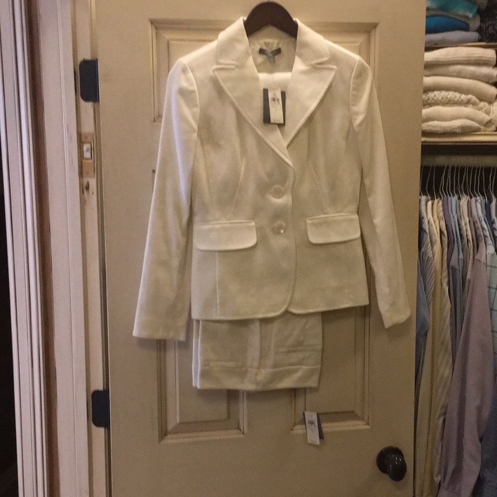 Ann Taylor White Suit Jacket Size 0 & Capri Size 2